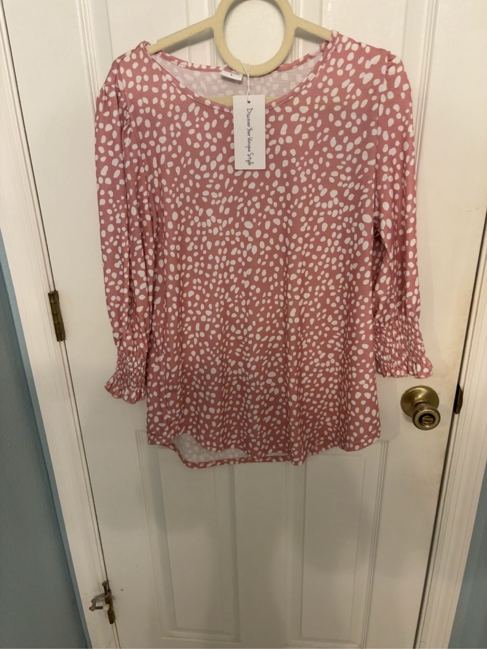 XIEERDUO Pink White Spotted Print Blouse Size L NWT Smocked Cuff
